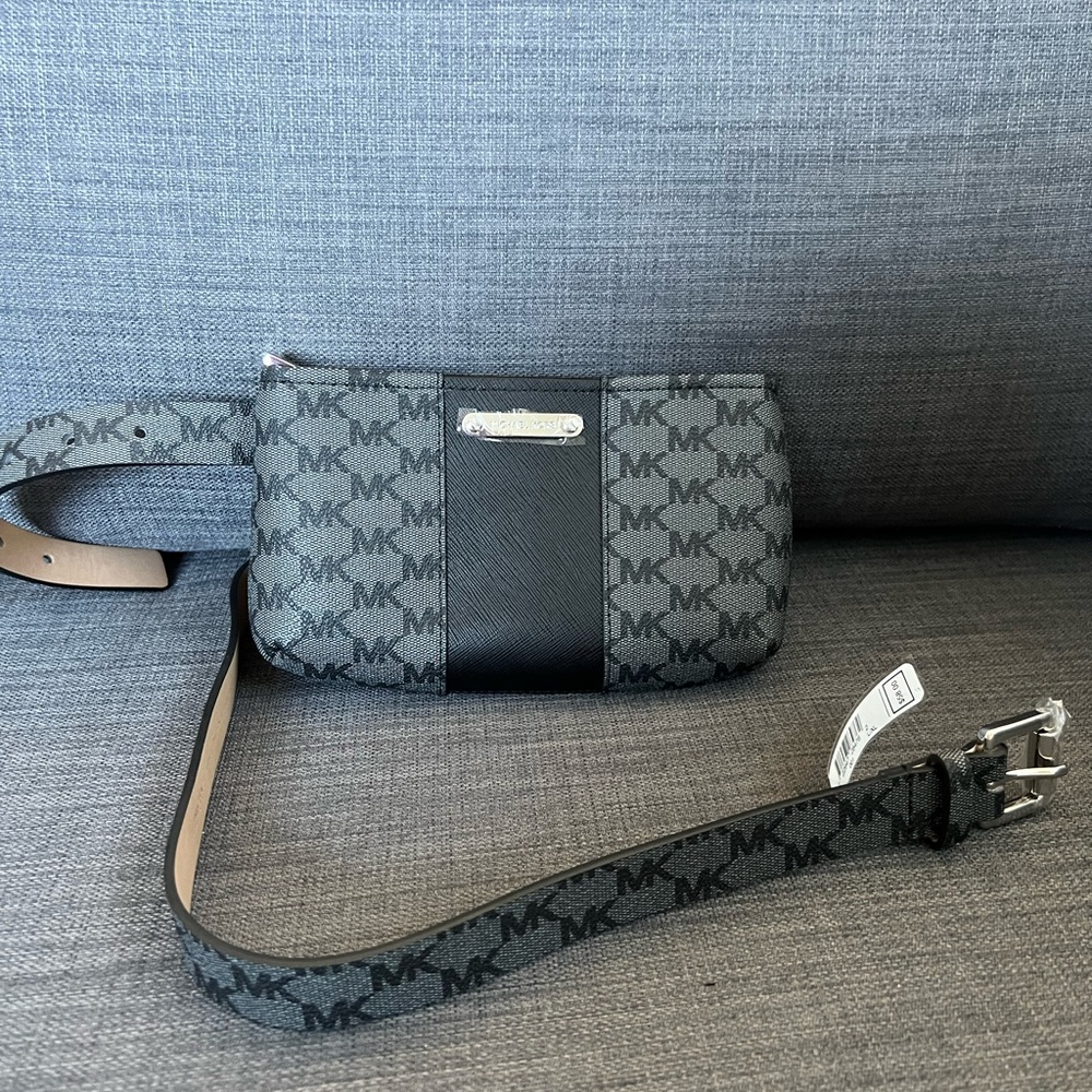 NWT MICHAEL KORS MK SIGNATURE FANNY PACK BAG